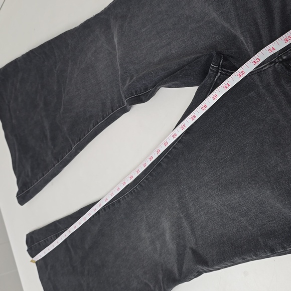 Good American Good Flare Jeans, Black - Picture 5 of 12